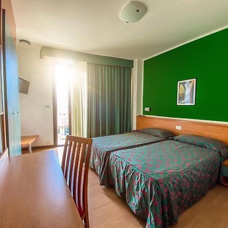 Hotel Fenix คาวัลลิโน-เตรปอร์ติ ภายนอก รูปภาพ