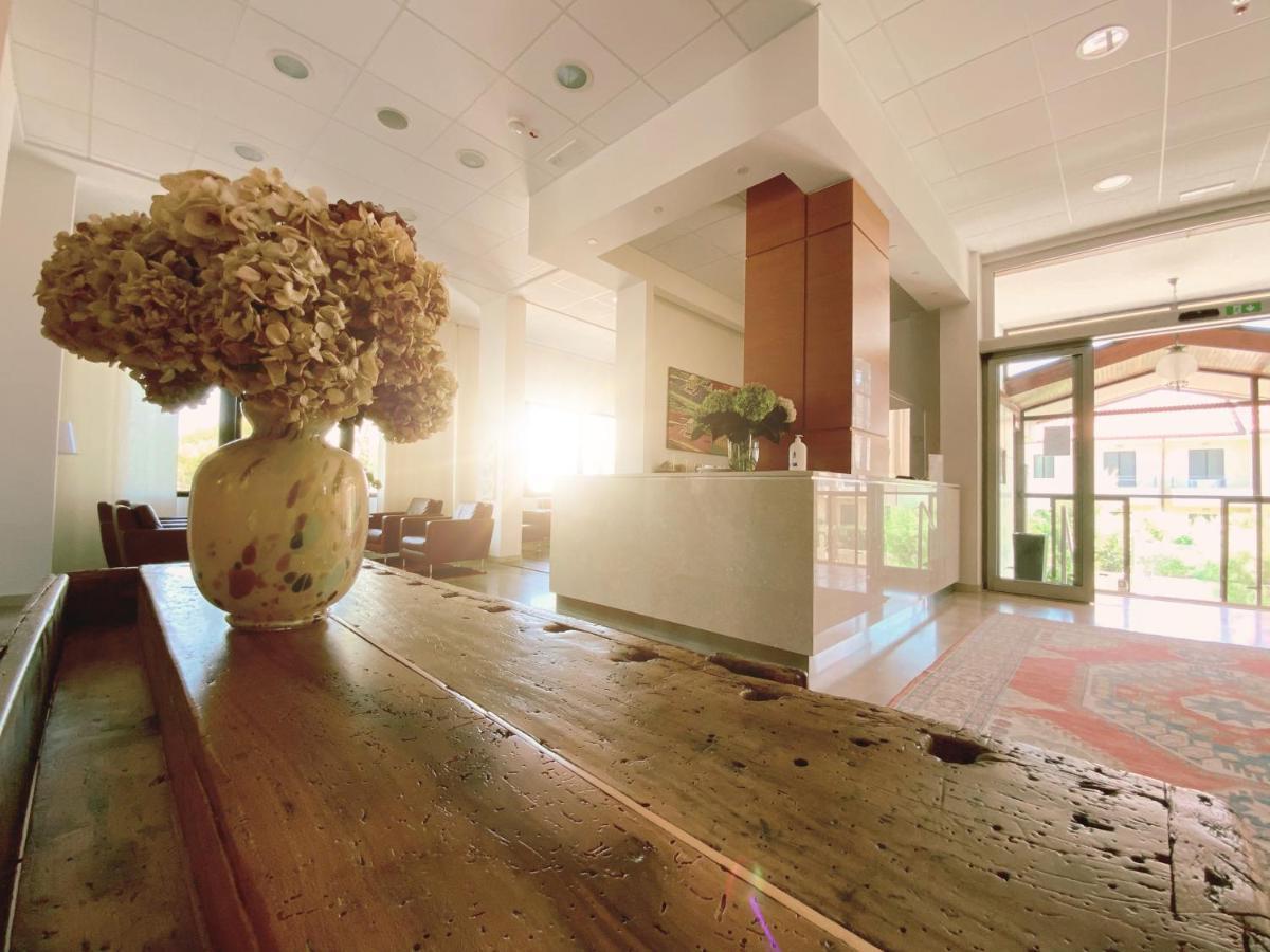 Hotel Fenix คาวัลลิโน-เตรปอร์ติ ภายนอก รูปภาพ
